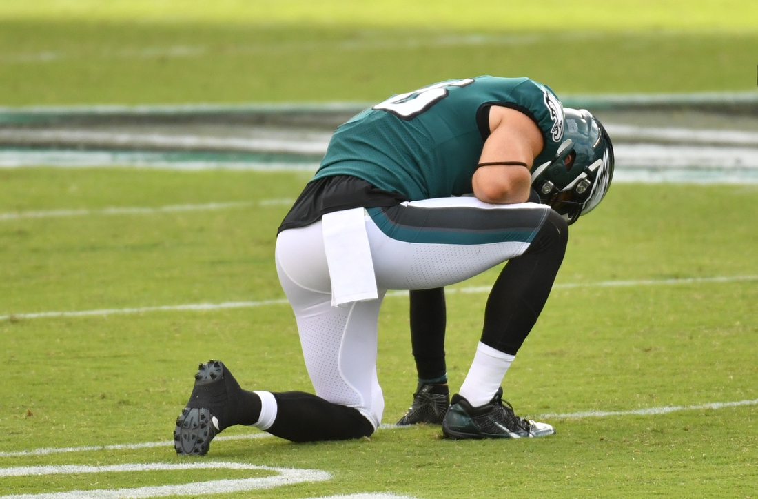 Oct 18, 2020; Philadelphia, Pennsylvania, USA; Philadelphia Eagles tight end Zach Ertz (86) reacts on the field after suffering an apparent injury against the Baltimore Ravens during the fourth quarter at Lincoln Financial Field. Mandatory Credit: Eric Hartline-USA TODAY Sports