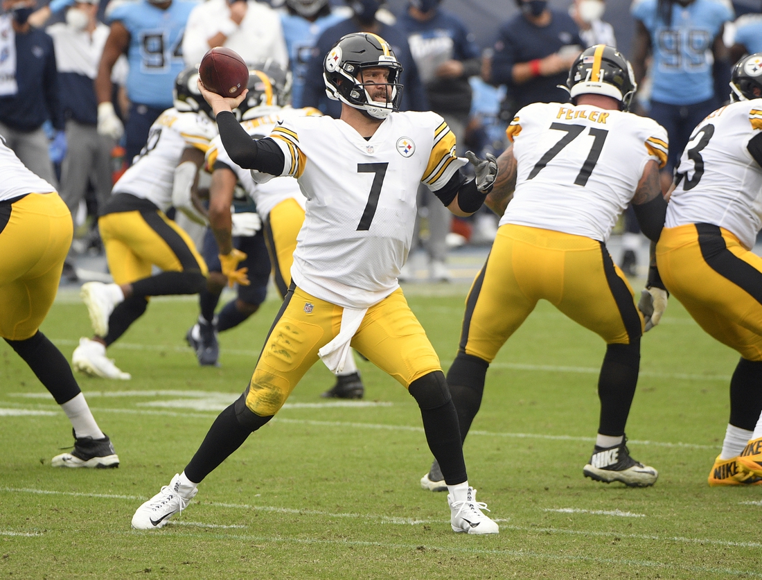 Oct 25, 2020; Nashville, Tennessee, USA;  Pittsburgh Steelers quarterback Ben Roethlisberger (7) throws a pass against the Tennessee Titans during the second half at Nissan Stadium. Mandatory Credit: Steve Roberts-USA TODAY Sports