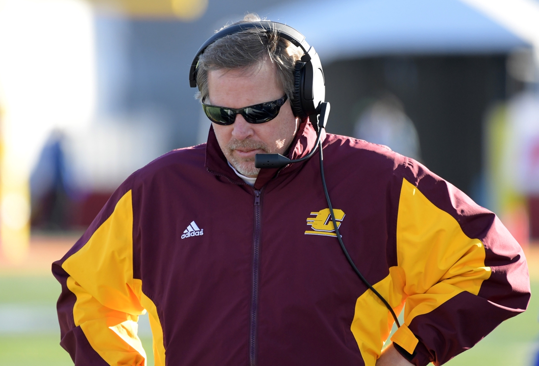 Dec 21, 2019; Albuquerque, New Mexico, USA; Central Michigan Chippewas head coach Jim McElwain reacts in the fourth quarter against the San Diego State Aztecs during the New Mexico Bowl at Dreamstyle Stadium. San Diego State defeated Central Michigan 48-11.  Mandatory Credit: Kirby Lee-USA TODAY Sports