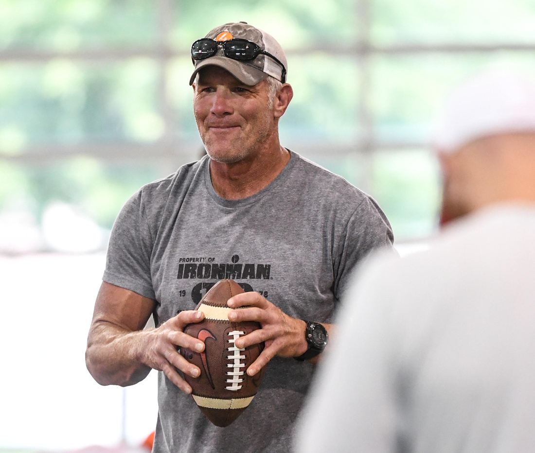 Brett Favre said trying to connect with new teammates may be difficult for Tom Brady amid COVID-19.

Xxx 0807 Clemson Practice 28 Jpg S Bbc Usa Sc