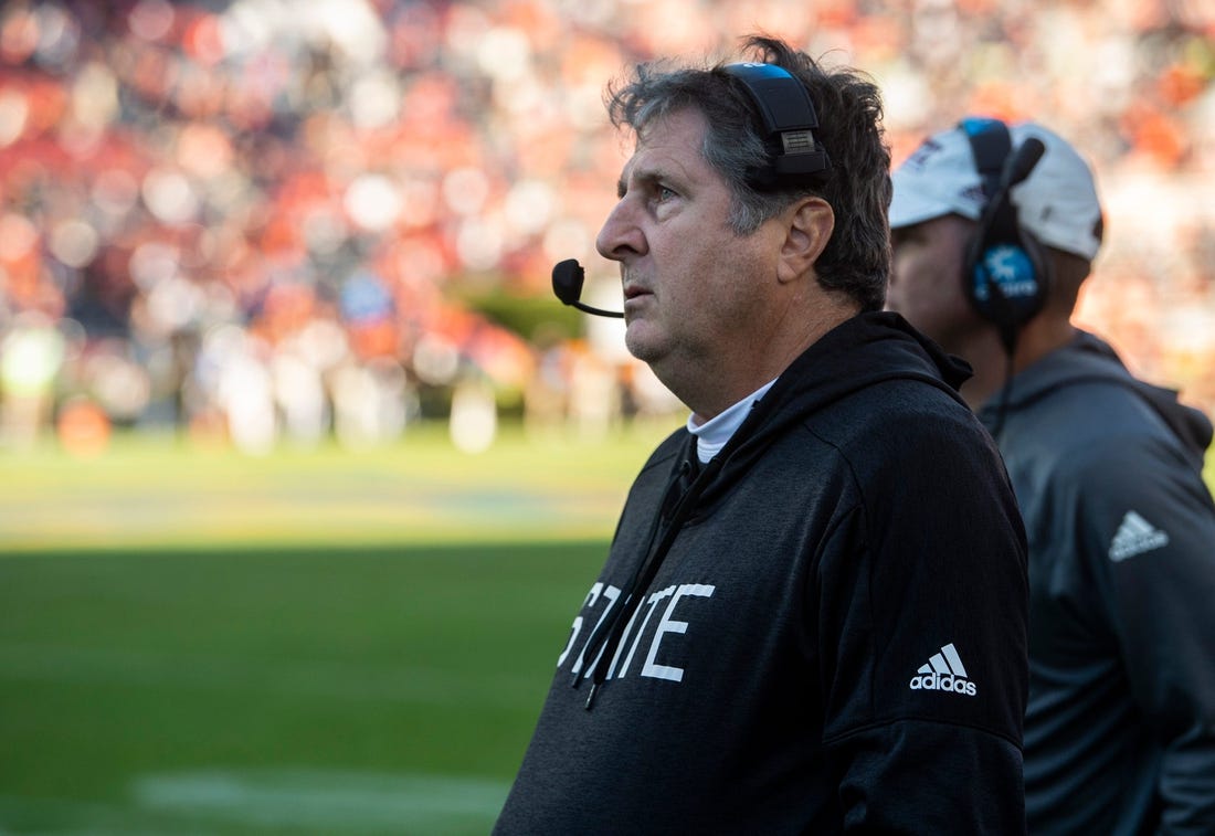 Mississippi State Bulldogs head coach Mike Leach looks on during the final minute of the game as Auburn Tigers take on Mississippi State Bulldogs at Jordan-Hare Stadium in Auburn, Ala., on Saturday, Nov. 13, 2021. Mississippi State Bulldogs defeated Auburn Tigers 43-34.
