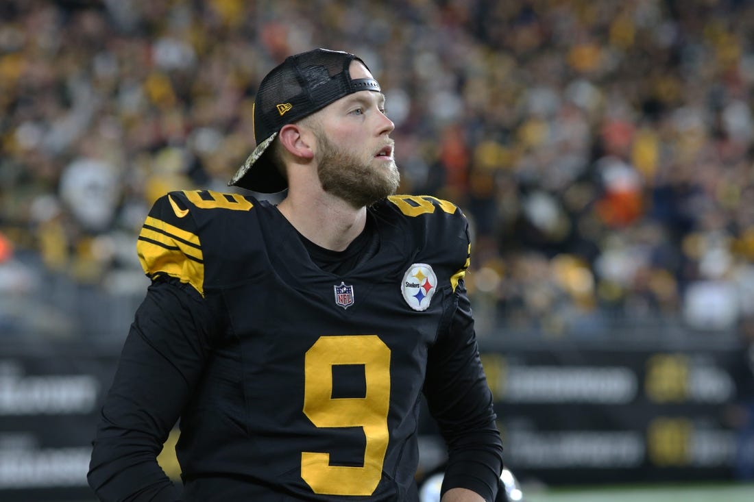 Nov 8, 2021; Pittsburgh, Pennsylvania, USA;  Pittsburgh Steelers kicker Chris Boswell (9) looks on from the sidelines against the Chicago Bearsduring the fourth quarter at Heinz Field. Pittsburgh won 29-27. Mandatory Credit: Charles LeClaire-USA TODAY Sports