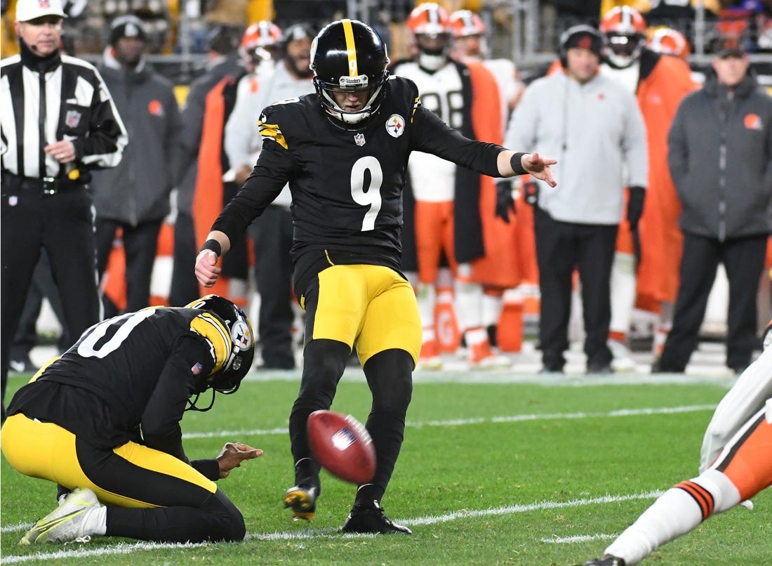 Jan 3, 2022; Pittsburgh, Pennsylvania, USA;  Pittsburgh Steelers kicker Chris Boswell (9) makes a field goasl in the third quarter against the Cleveland Browns at Heinz Field. Mandatory Credit: Philip G. Pavely-USA TODAY Sports