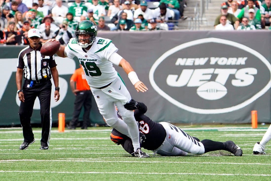 New York Jets quarterback Joe Flacco (19) is sacked by Cincinnati Bengals defensive end Cam Sample (96) in the first half at MetLife Stadium on Sunday, Sept. 25, 2022.

Nfl Jets Vs Cincinnati Bengals Bengals At Jets