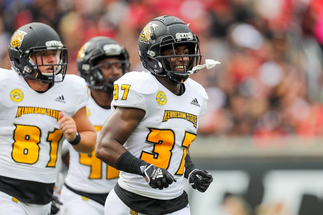 Sep 10, 2022; Cincinnati, Ohio, USA; Kennesaw State Owls running back Yesiah Clemons (37) reacts after a play in the first half against the Cincinnati Bearcats at Nippert Stadium. Mandatory Credit: Katie Stratman-USA TODAY Sports