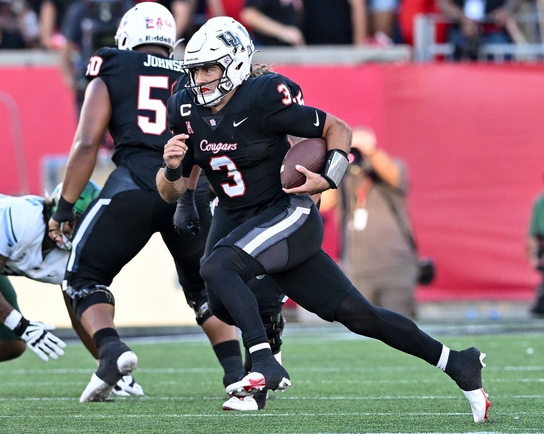 Sep 30, 2022; Houston, Texas, USA;  Houston Cougars quarterback Clayton Tune (3) in action during the first quarter against the Tulane Green Wave at TDECU Stadium in Houston, Texas. Mandatory Credit: Maria Lysaker-USA TODAY Sports