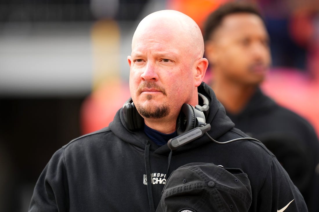 Dec 18, 2022; Denver, Colorado, USA; Denver Broncos head coach Nathaniel Hackett before the game against the Arizona Cardinals at Empower Field at Mile High. Mandatory Credit: Ron Chenoy-USA TODAY Sports