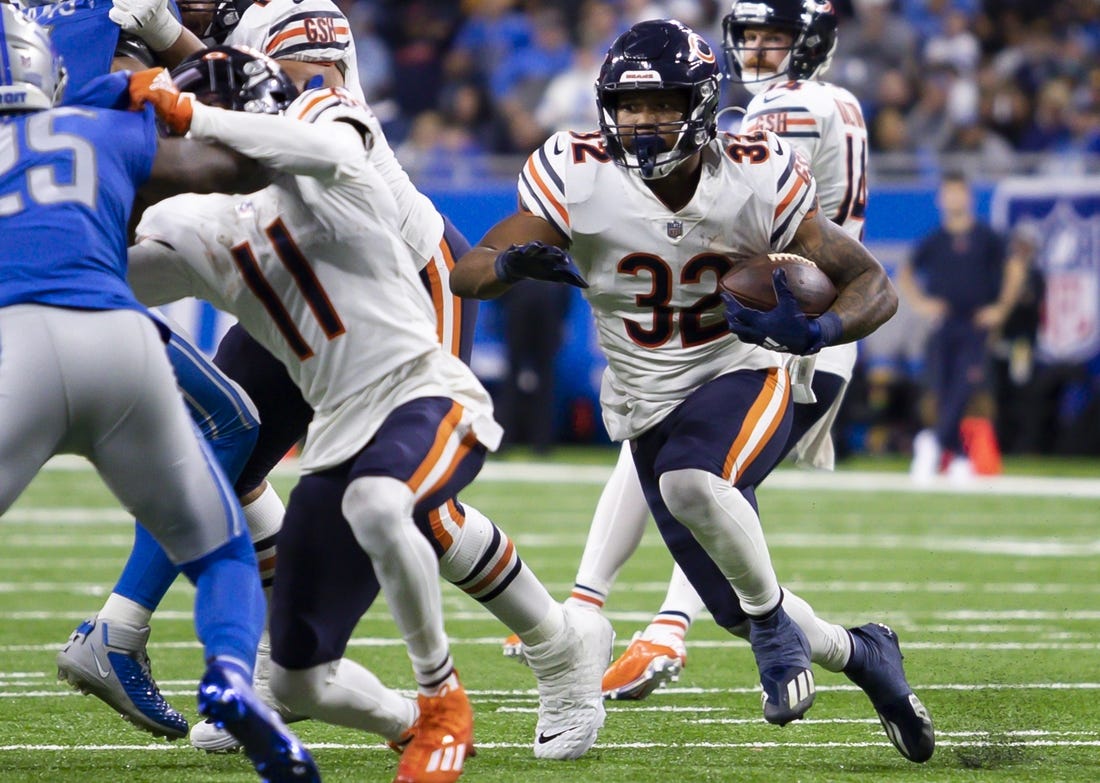 Nov 25, 2021; Detroit, Michigan, USA; Chicago Bears running back David Montgomery (32) runs the ball during the fourth quarter against the Detroit Lions at Ford Field. Mandatory Credit: Raj Mehta-USA TODAY Sports