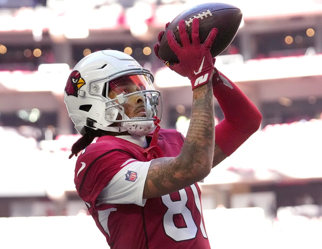 Nov 6, 2022; Phoenix, AZ, United States; Arizona Cardinals wide receiver Robbie Anderson (81) catches a pass while warming up before they take on the Seattle Seahawks at State Farm Stadium. Mandatory Credit: Joe Rondone-Arizona Republic

Nfl Cardinals Vs Seahawks Seattle Seahawks At Arizona Cardinals